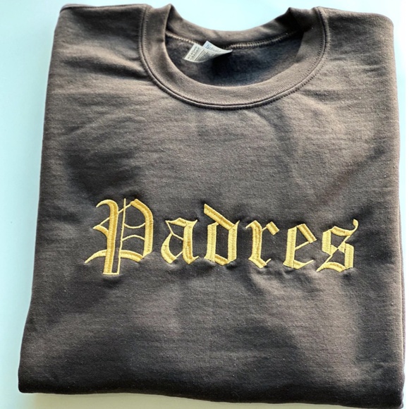 San Diego Padres Old English Crewneck Sweatshirt S-2XL - Picture 2 of 3